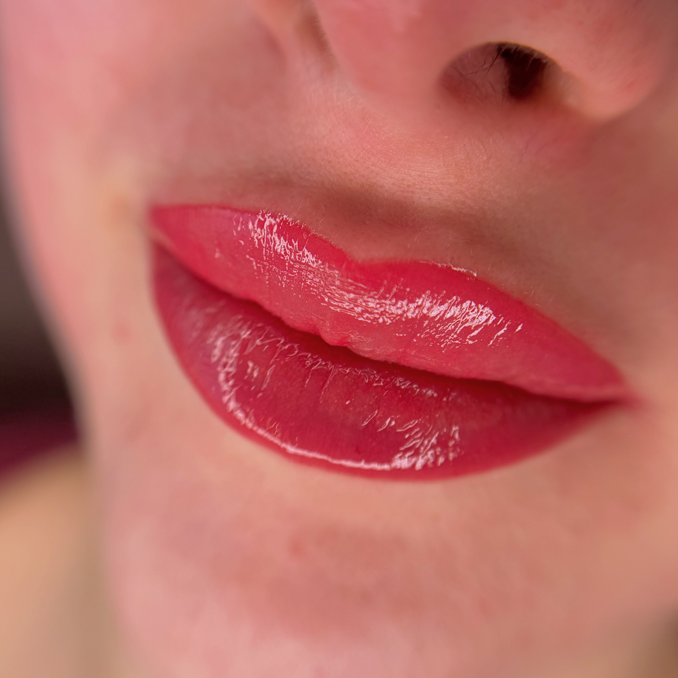 Résultat de Candy Lips réalisé à Dijon, tatouage des lèvres permanent effet rouge à lèvres.